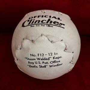 Debeer Official Clincher F12 softball w/box